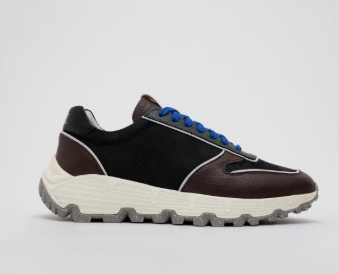 Kako so me p448 sneakers pospremili v odraslost